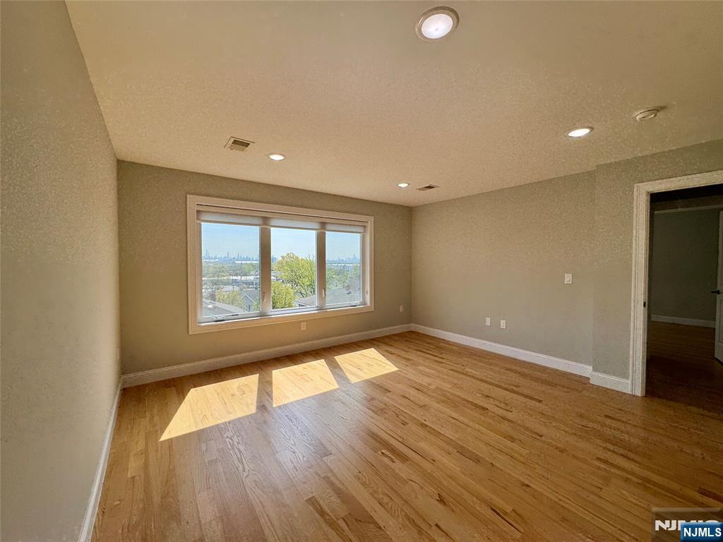 105 Feronia Way 2ND FL