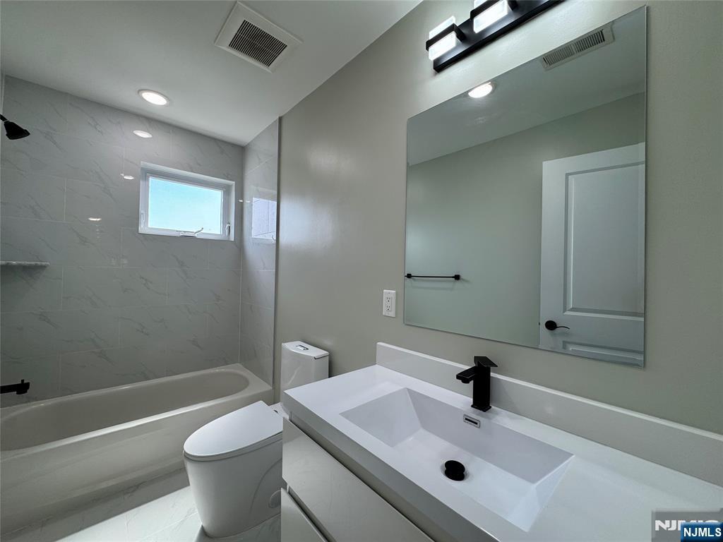105 Feronia Way 2ND FL