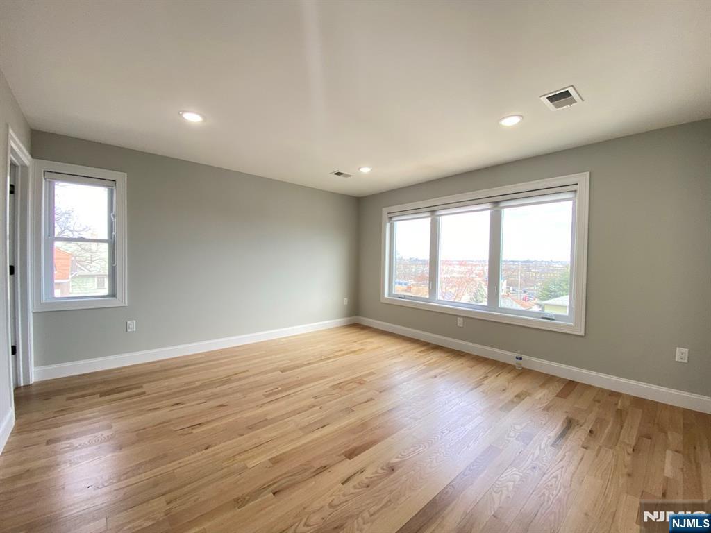 105 Feronia Way 2ND FL