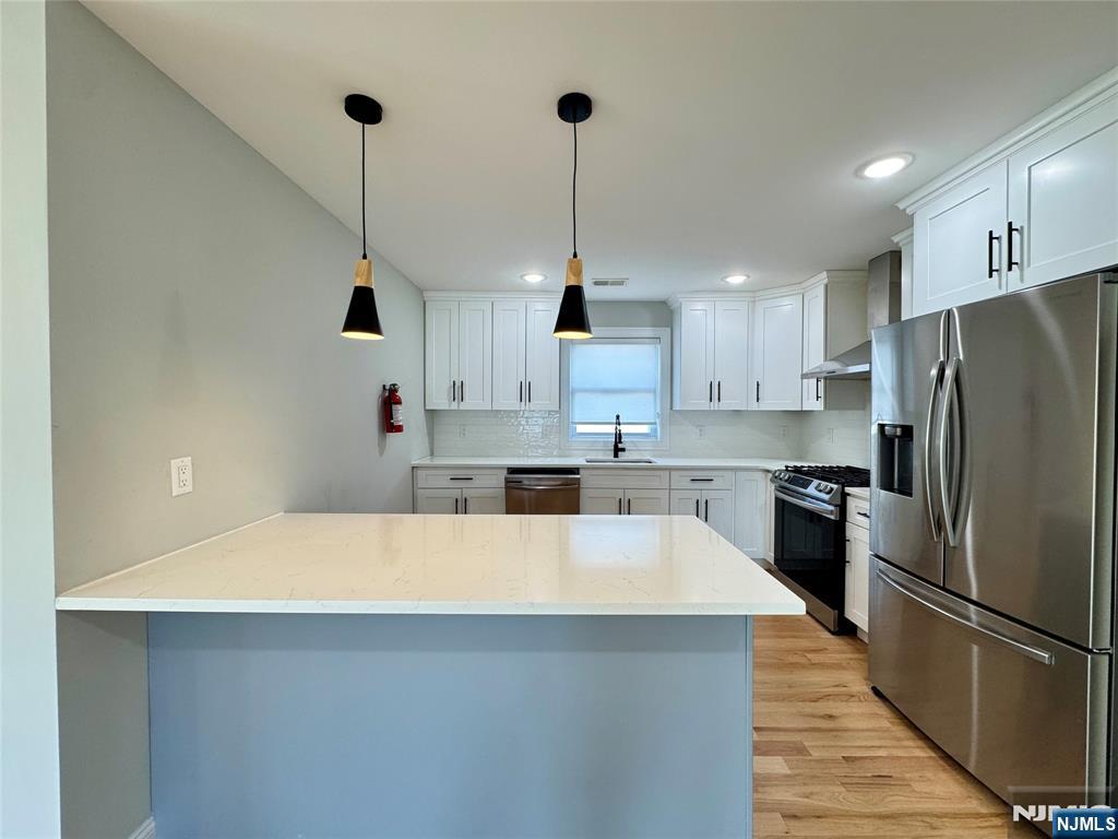 105 Feronia Way 2ND FL