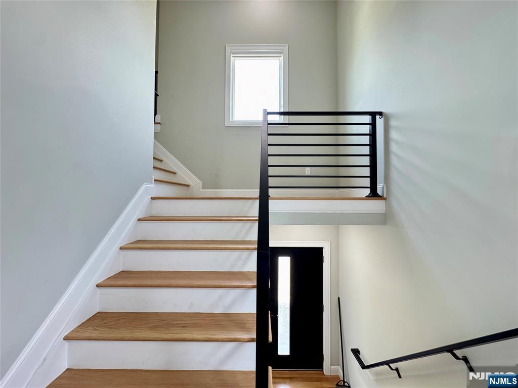 105 Feronia Way 2ND FL