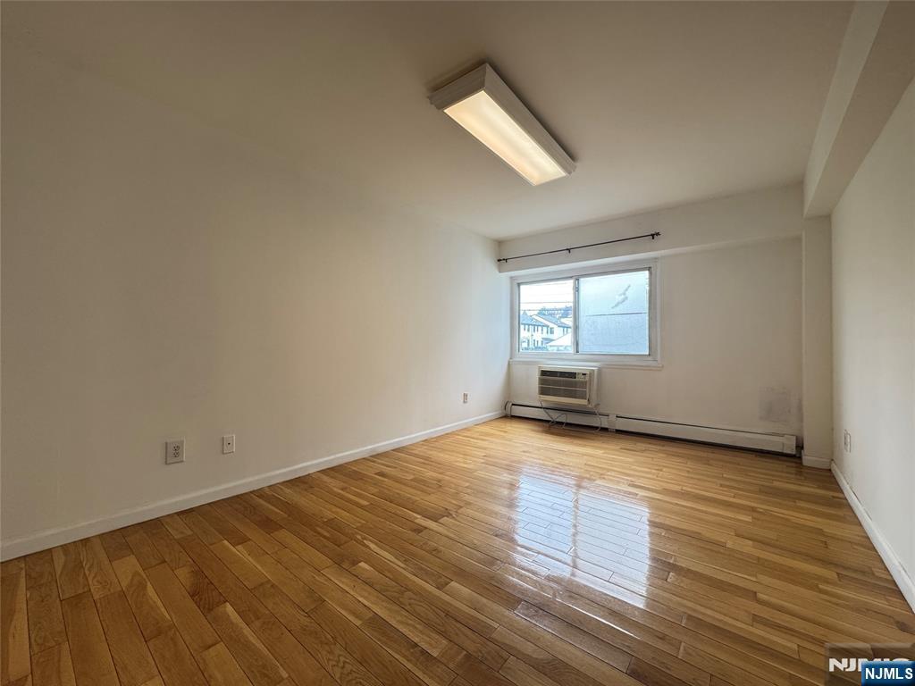 333 Grand Avenue 2R