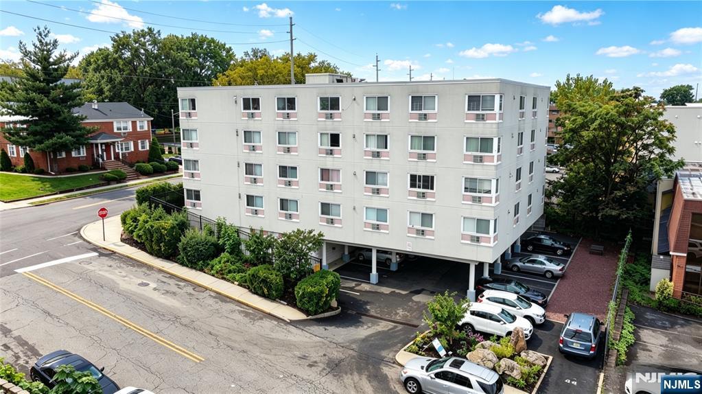 333 Grand Avenue 2R