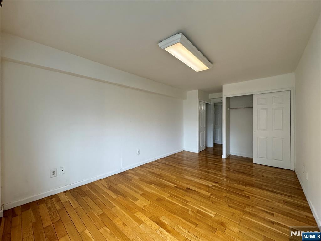 333 Grand Avenue 2R