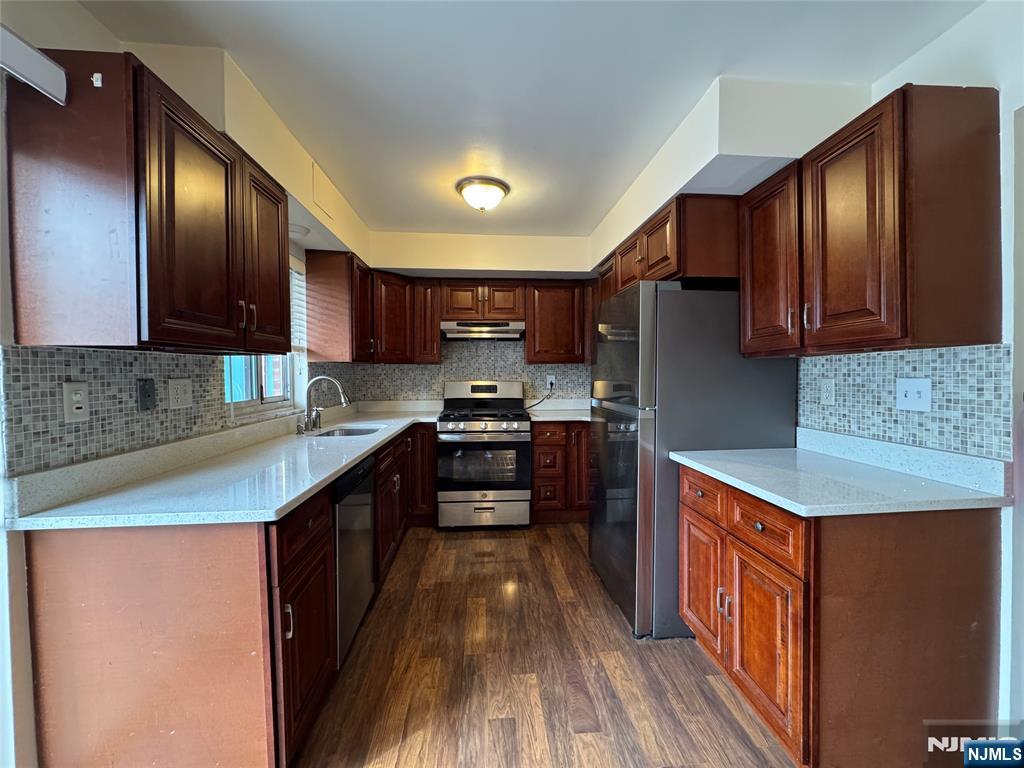 1323 Anderson Avenue 15