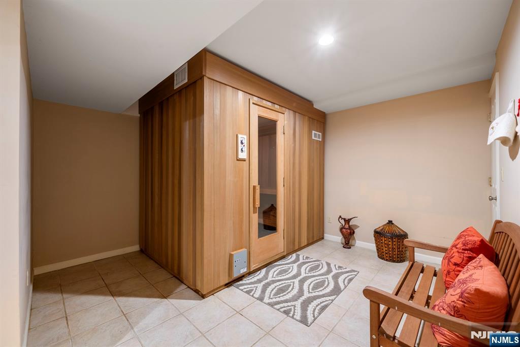 325 Cooper Place