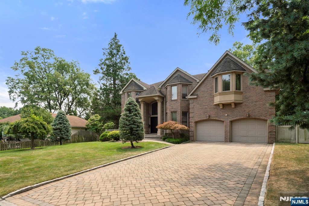 325 Cooper Place