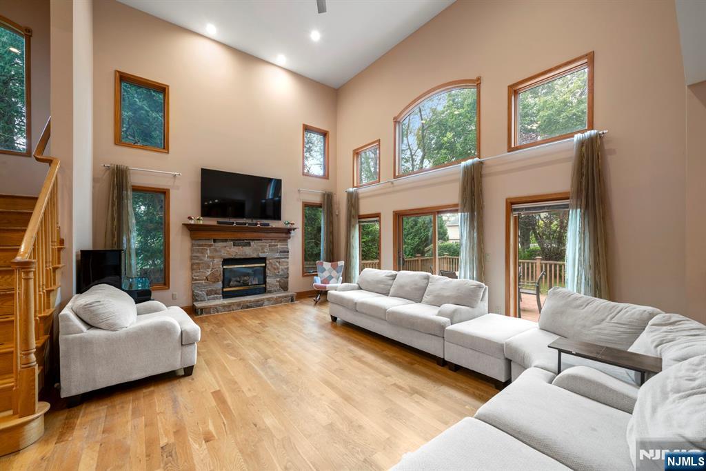325 Cooper Place