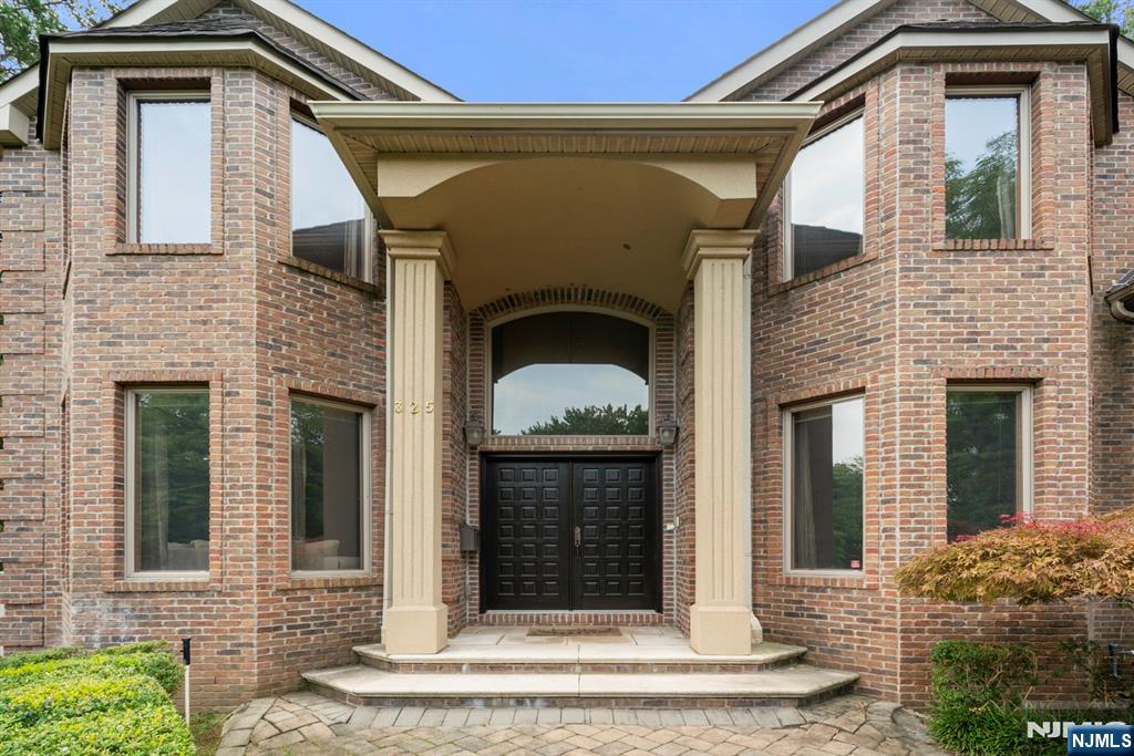 325 Cooper Place