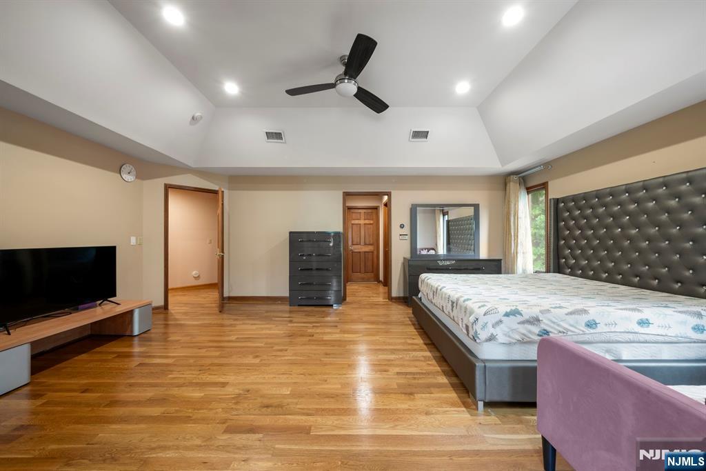325 Cooper Place