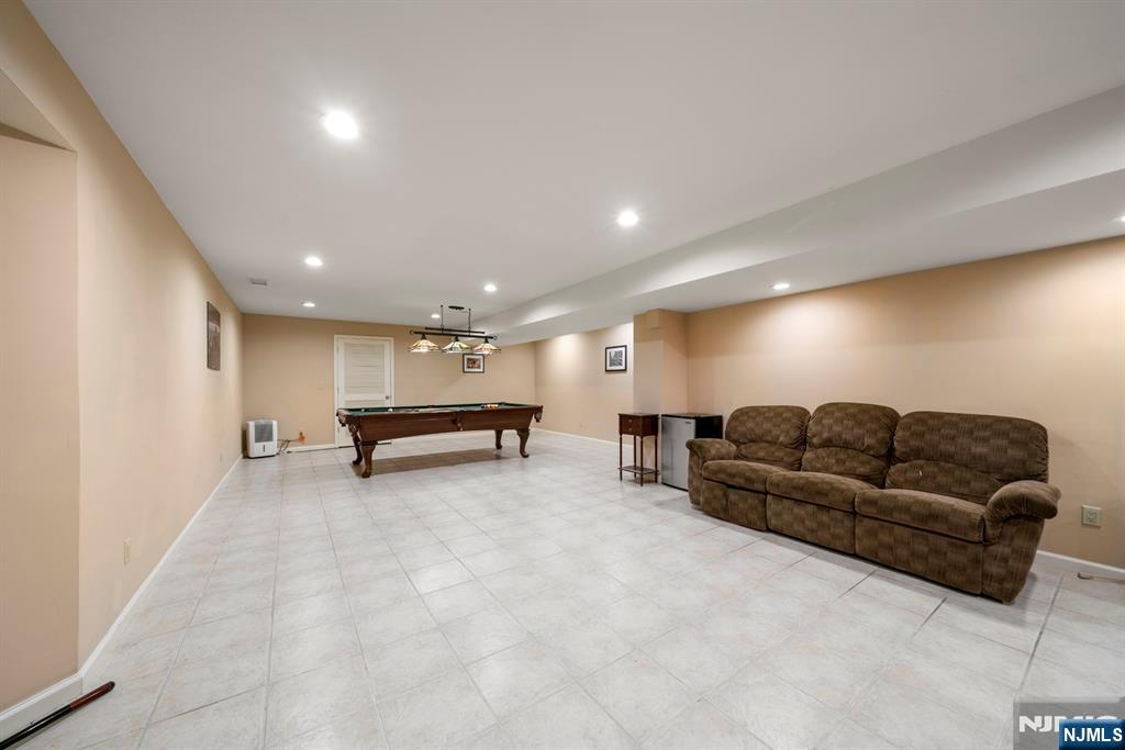 325 Cooper Place