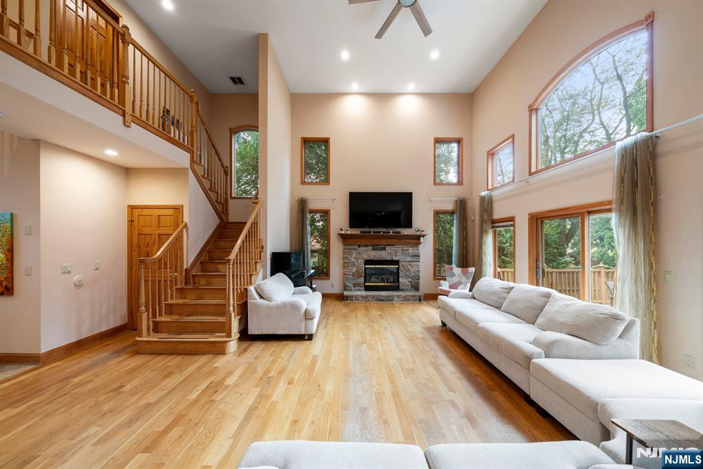 325 Cooper Place