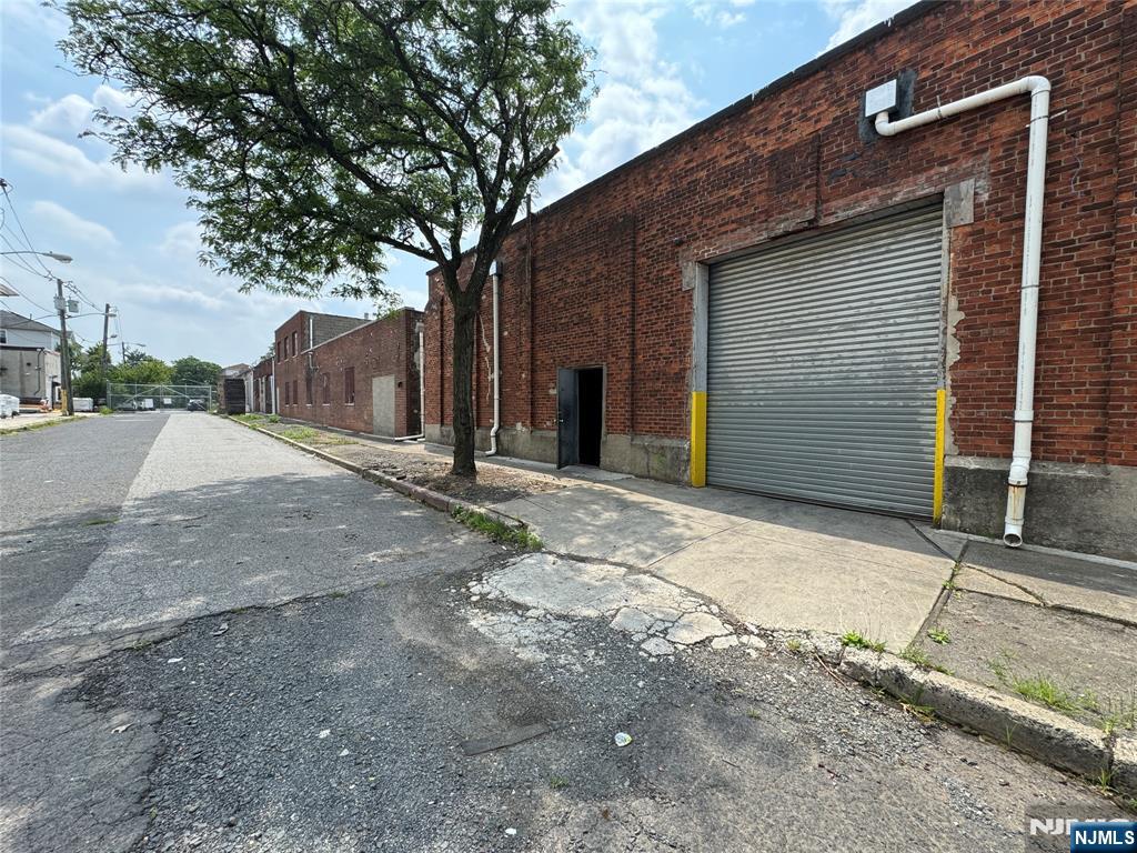 163 Shaw Avenue E&F