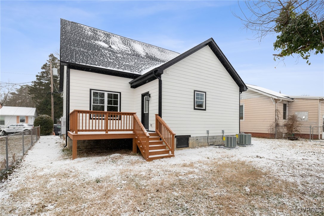 3205 Jeter Ave