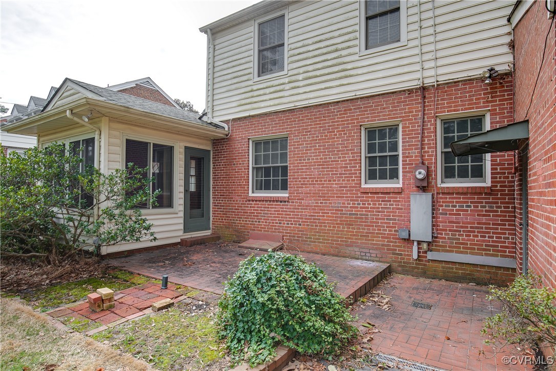2424 Buckingham Ave