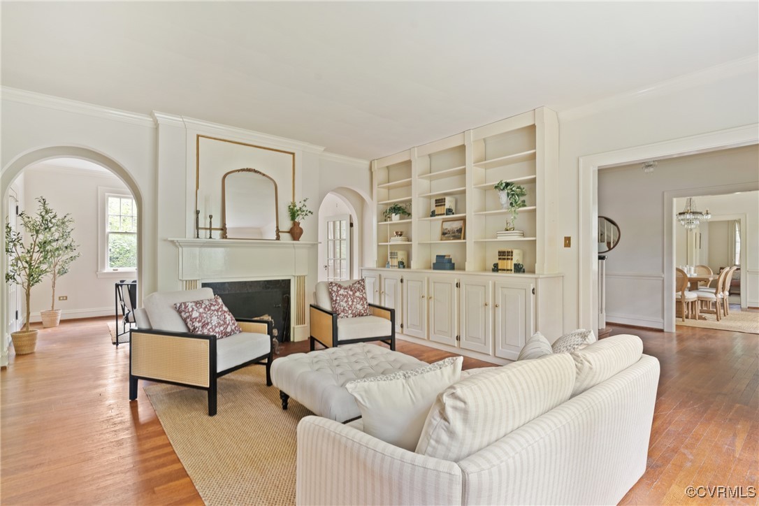 5105 Riverside Dr