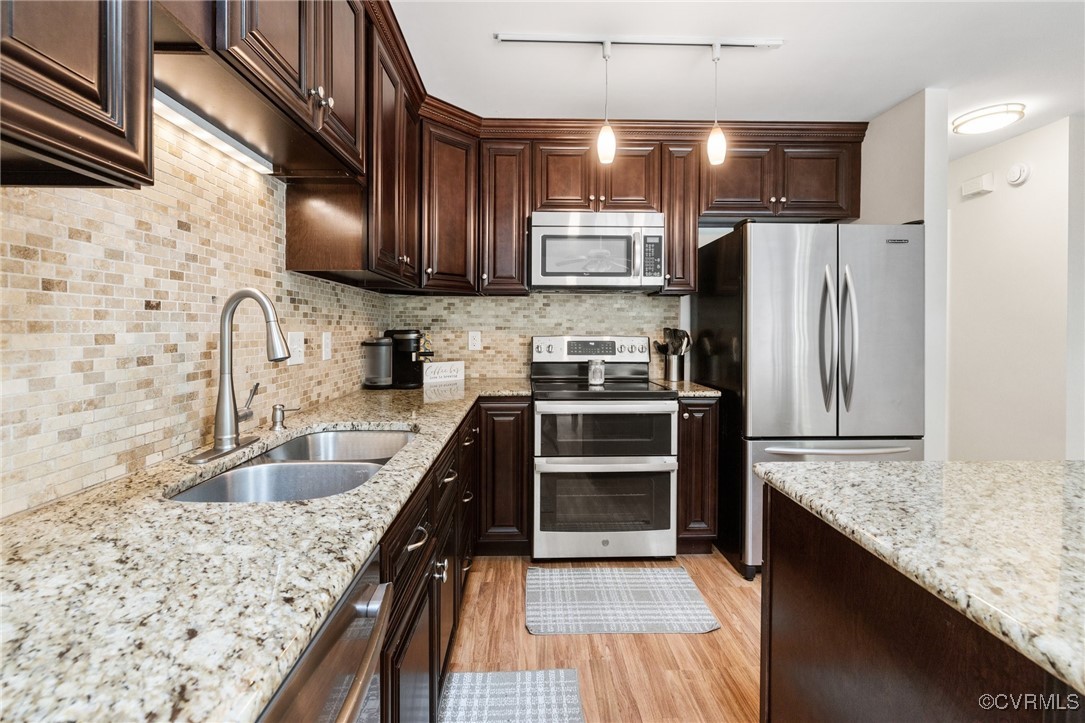 12030 Amber Meadows Ln