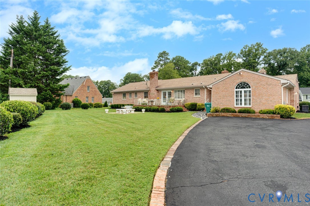 307 N Wilkinson Rd