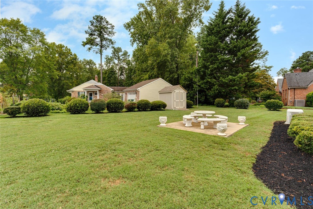 307 N Wilkinson Rd