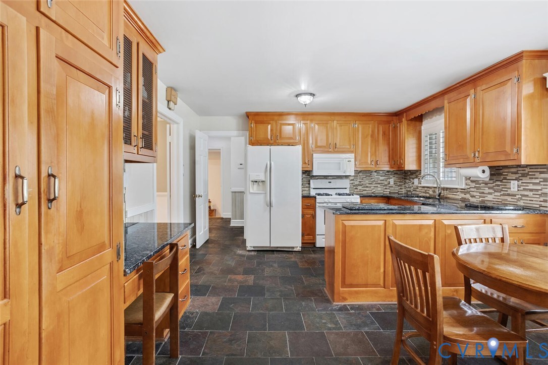 307 N Wilkinson Rd