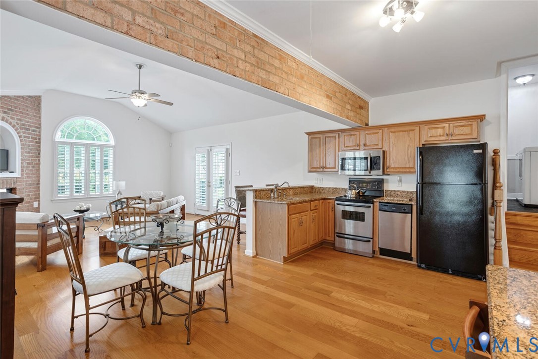 307 N Wilkinson Rd