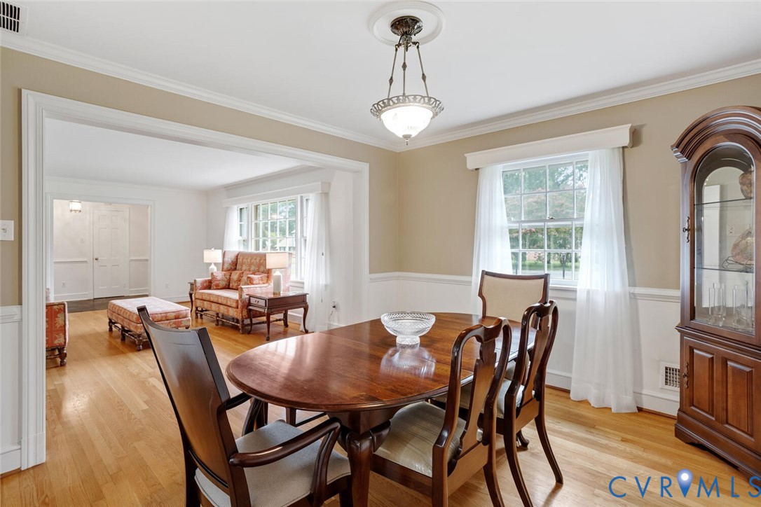 307 N Wilkinson Rd