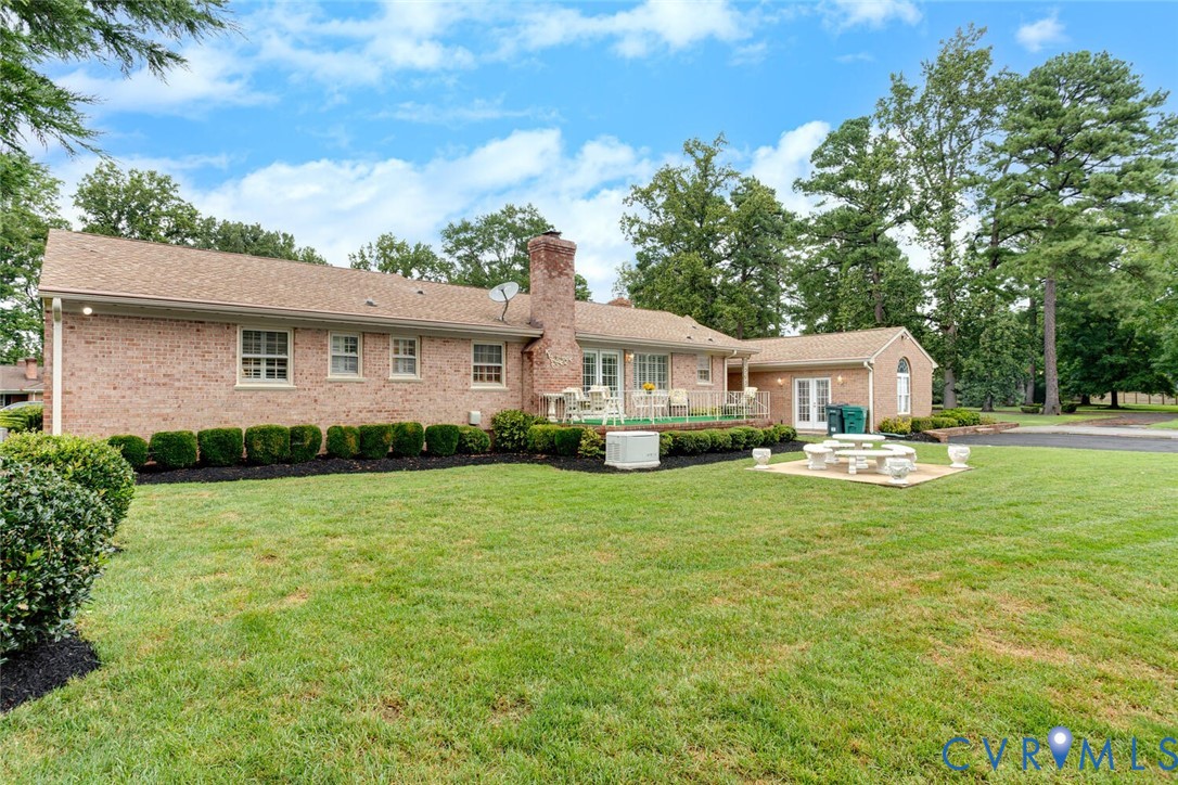 307 N Wilkinson Rd