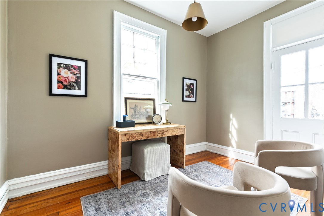 108 Strawberry St