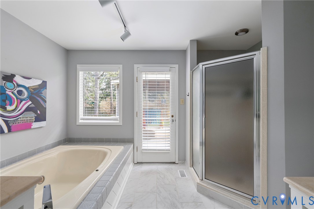 309 Cheswick Ln