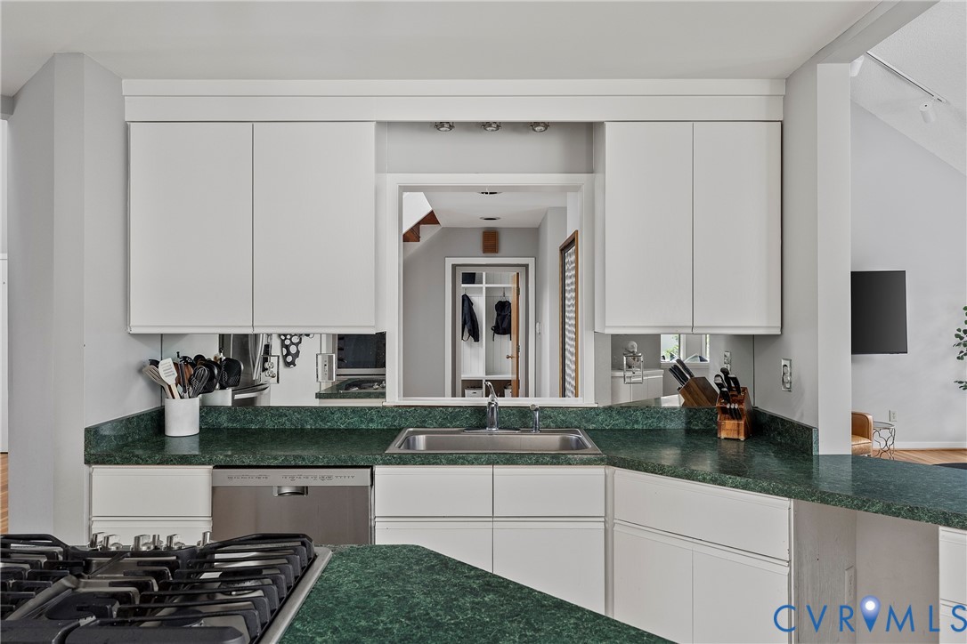 309 Cheswick Ln