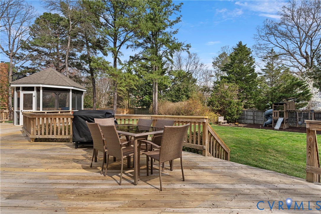 309 Cheswick Ln