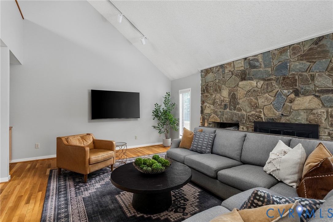 309 Cheswick Ln