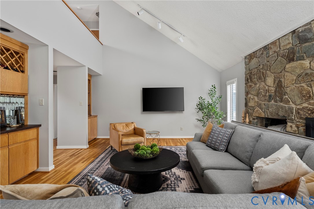 309 Cheswick Ln