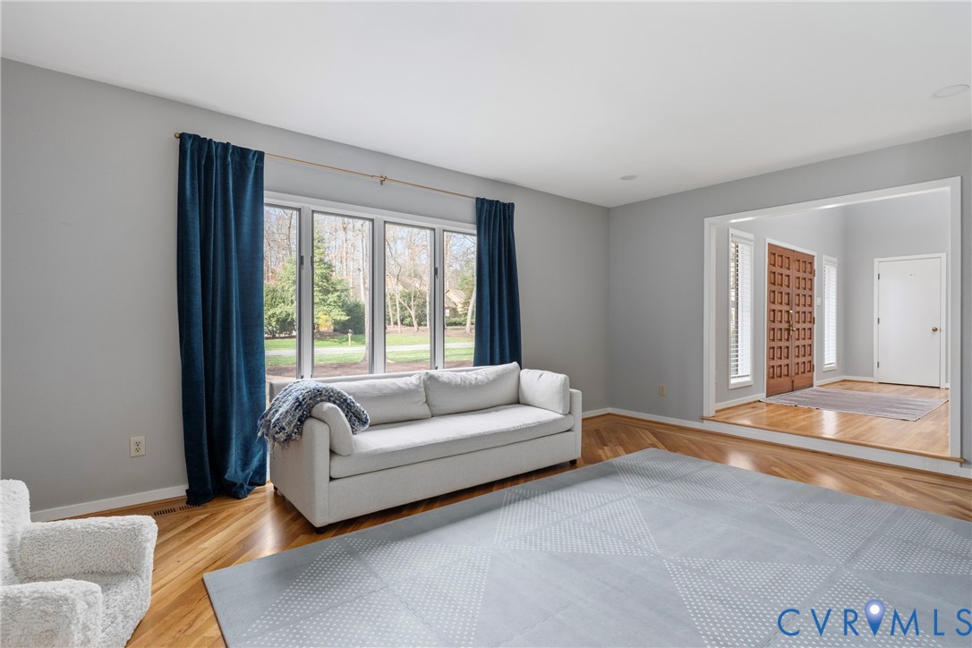 309 Cheswick Ln