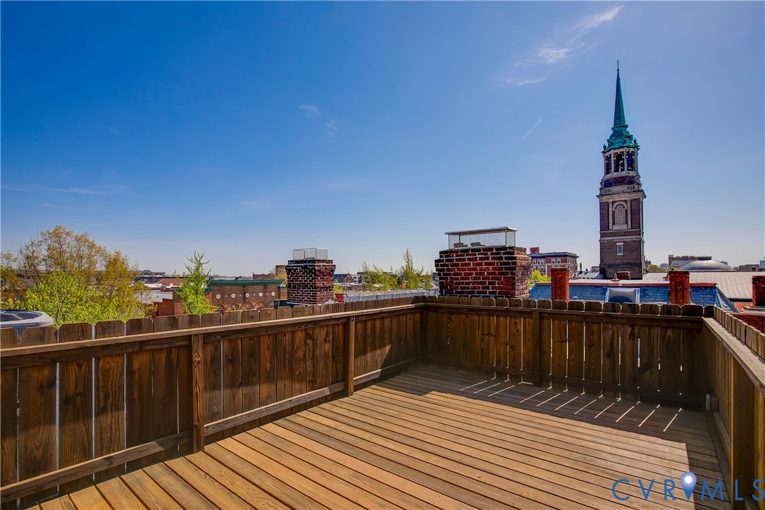1209 W Franklin St