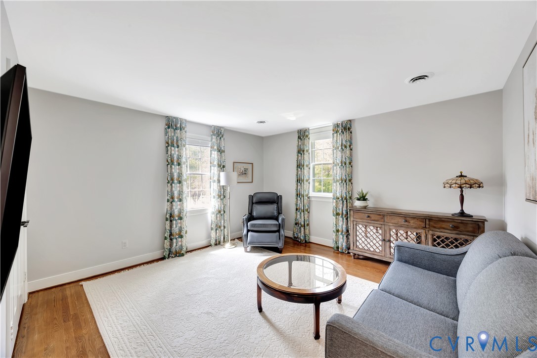 1605 Hearthglow Ln
