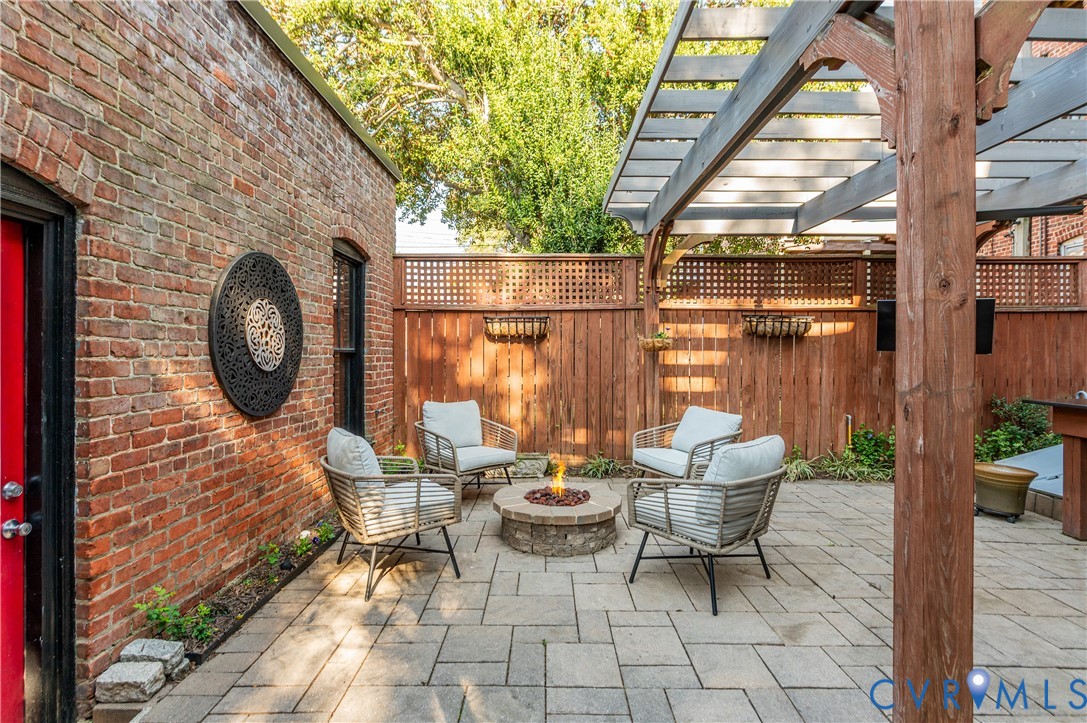 2217 W Grace St