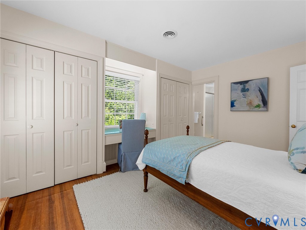 1 Kingsway Ct
