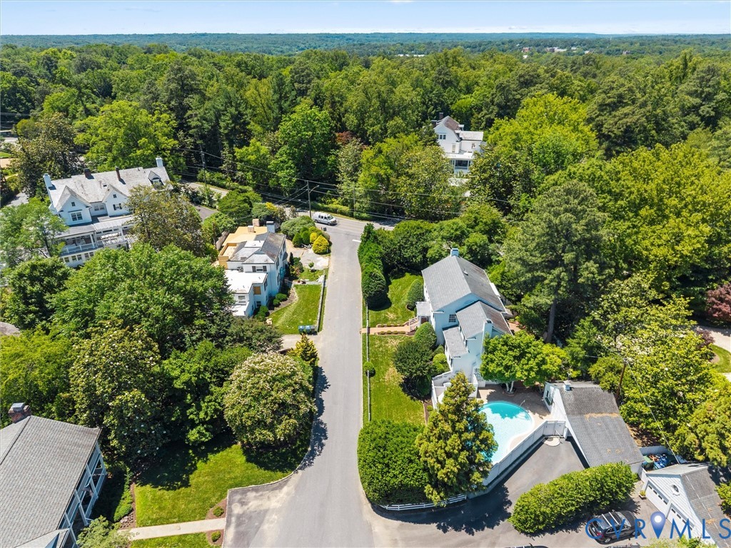 1 Kingsway Ct