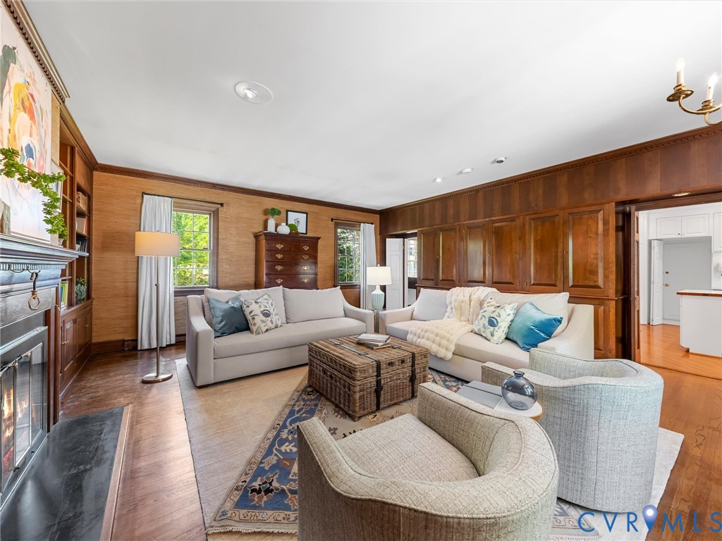 1 Kingsway Ct