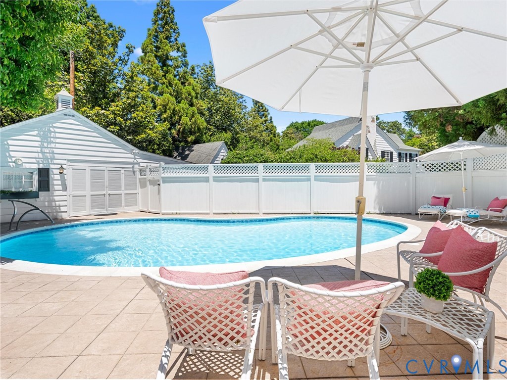 1 Kingsway Ct
