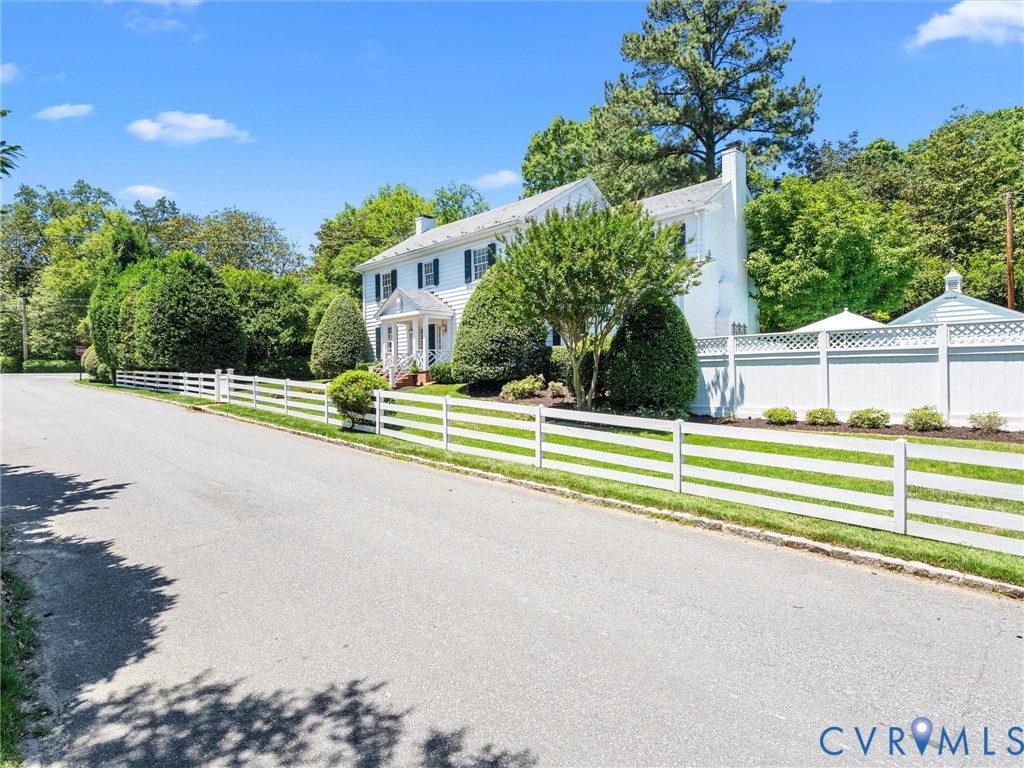 1 Kingsway Ct