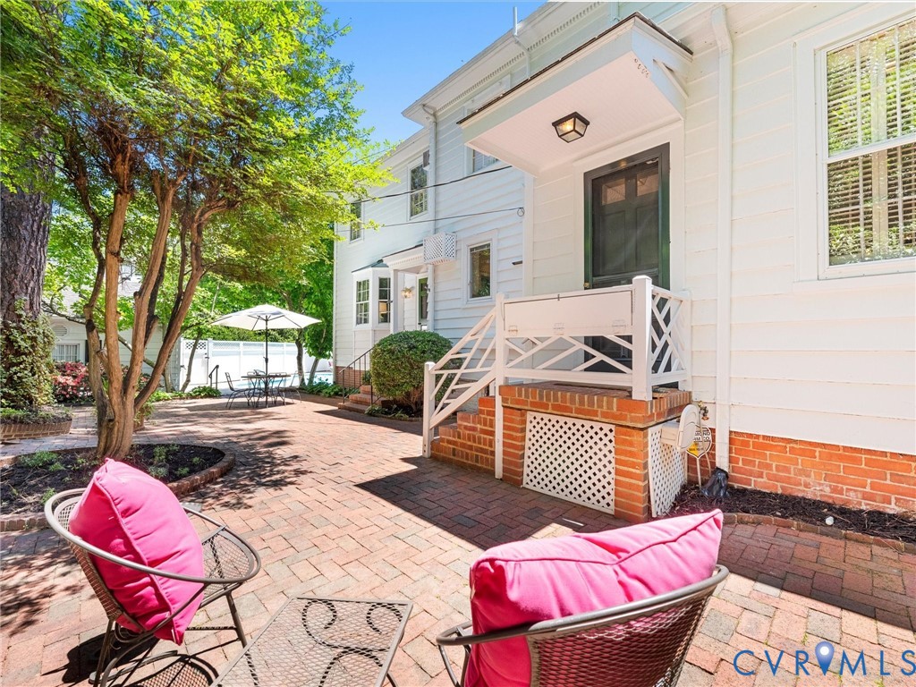 1 Kingsway Ct