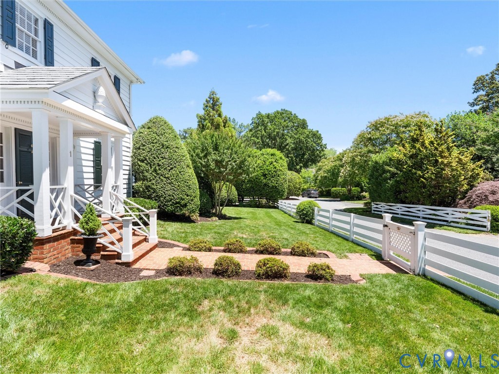 1 Kingsway Ct