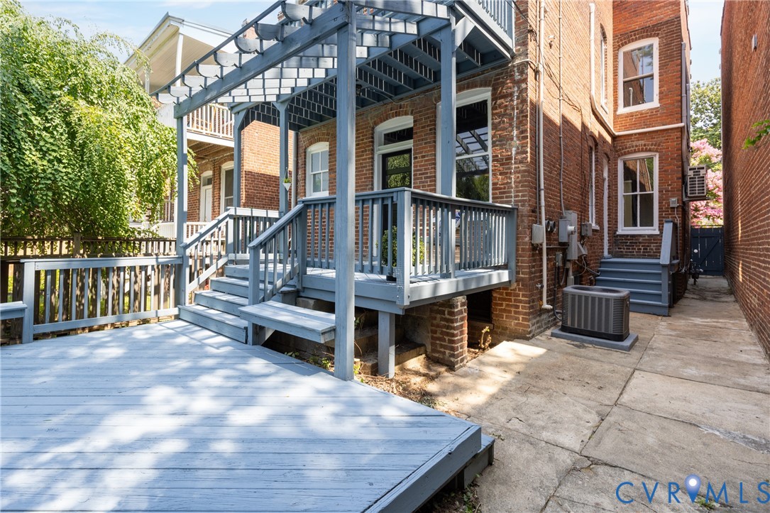 3135 Floyd Ave