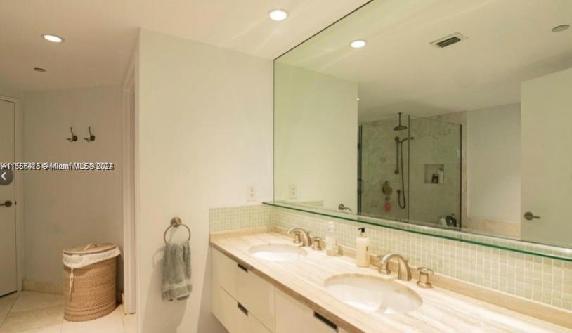 9401 Collins Ave # 1003