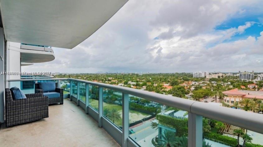 9401 Collins Ave # 1003