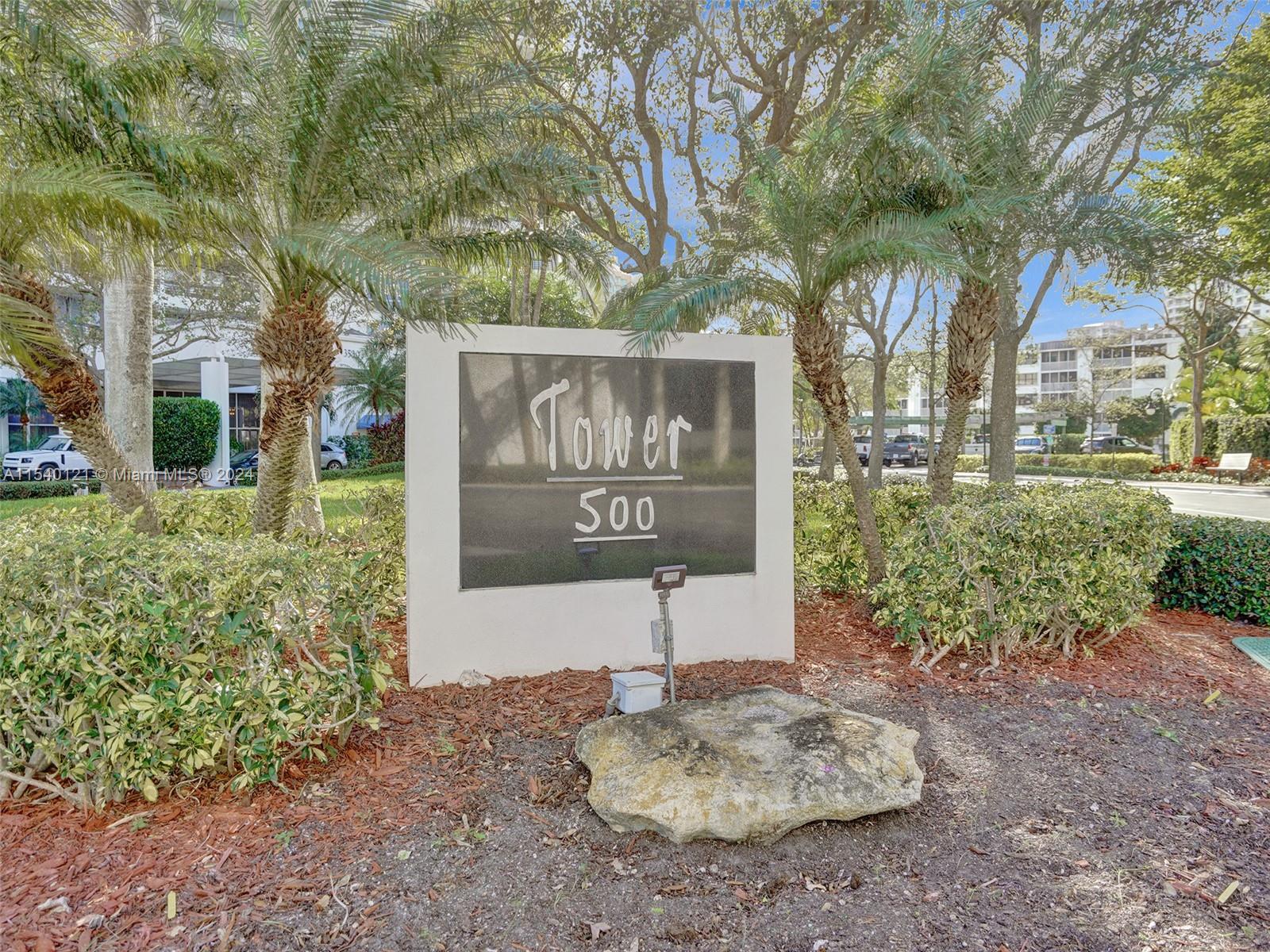 3530 Mystic Pointe Dr # 1014
