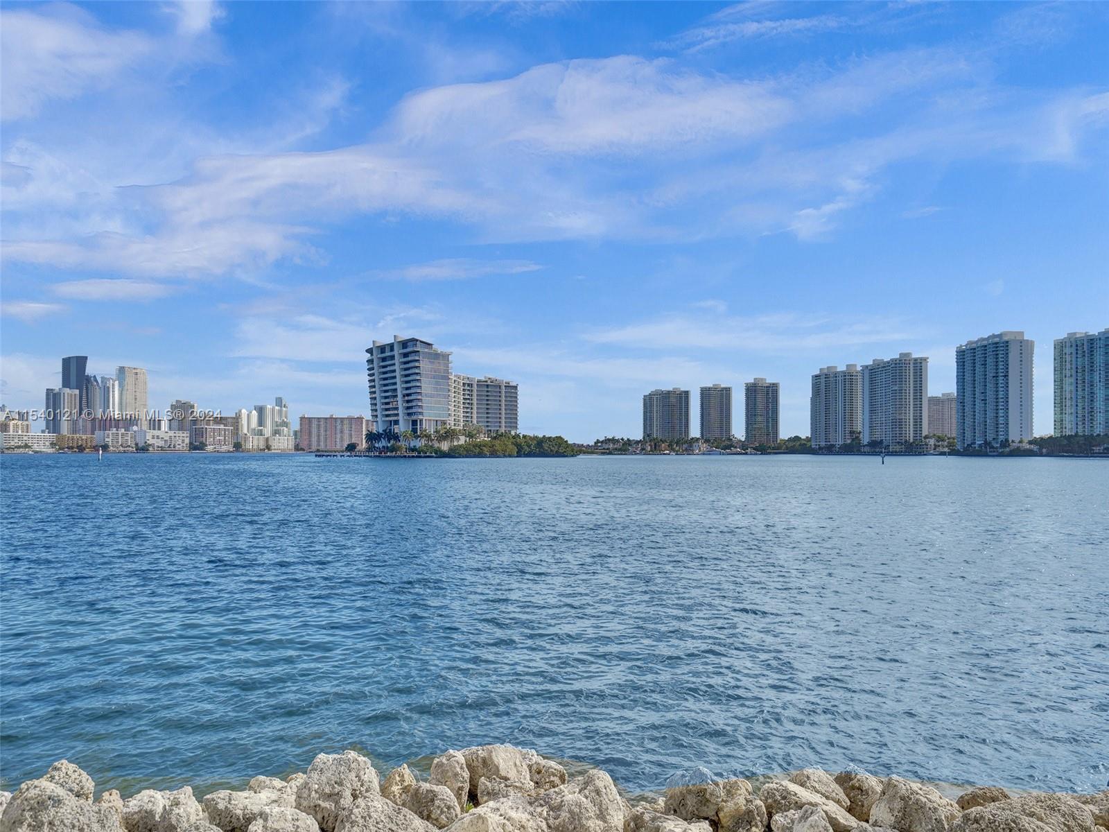 3530 Mystic Pointe Dr # 1014