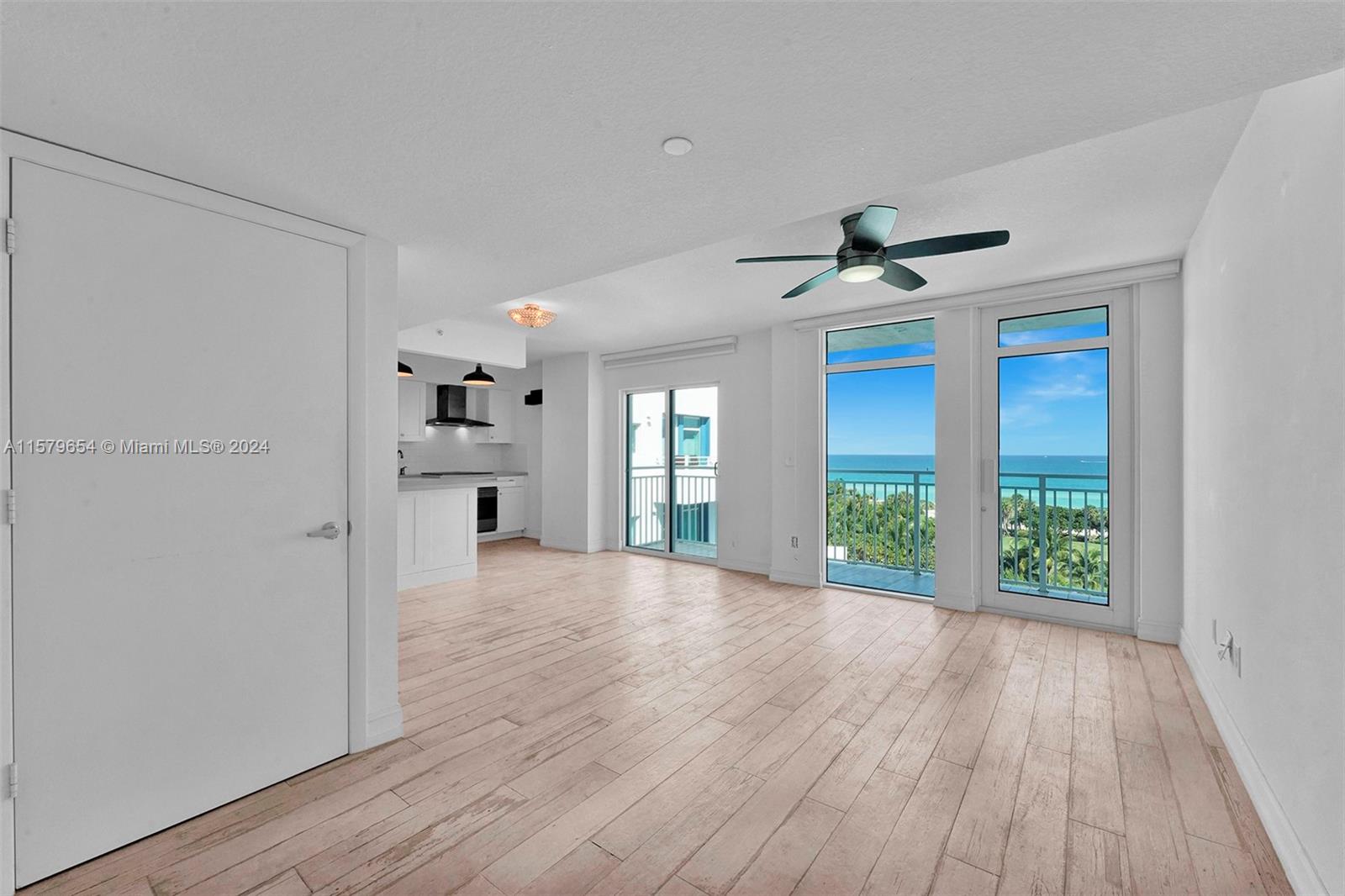 7600 E Collins Ave # 910